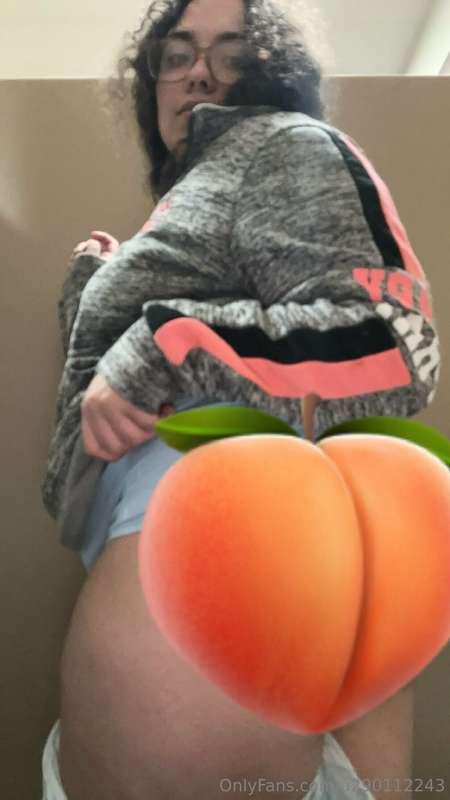 2 dollars per ass pic😘😘