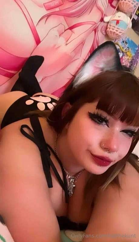 what are you thinking right now, babe?😈