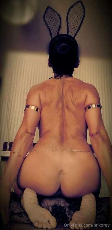 Only being naked will I be able to feel you vibrate...