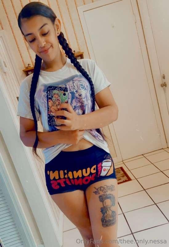 Dunkin shorts and perfect braids 😍❤️