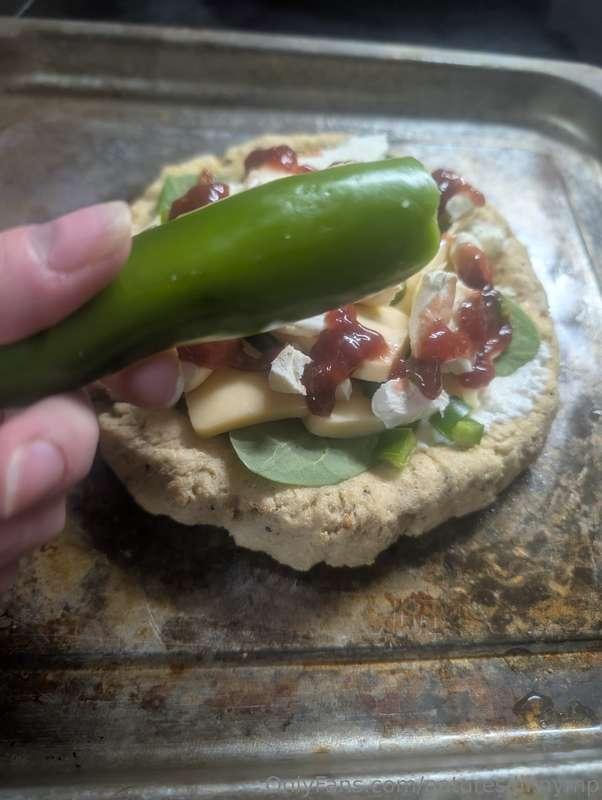 Best ingredient on pizza? Jam 🍓 🤤 "Jalapeno popper pizza"My ..
