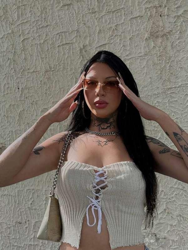 i wanna be your naughty sweet girl