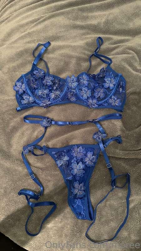 €50,- 1 dag dragen exclusief verzending
€50,- 1 day wear exc..