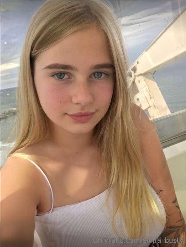 🟢CLICK HERE - @elli.space 🟢This cutie is online and horny!!!..