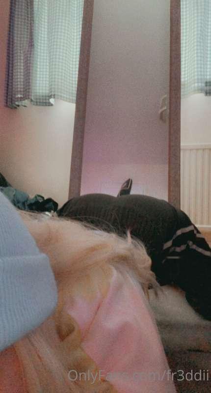 Shame there’s no one behind me xx