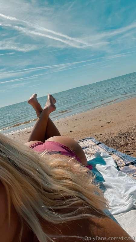 I'm very wet, come and check it out.💦