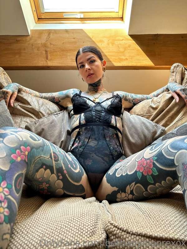 Take a slippery seat with your face between my legs 🥵