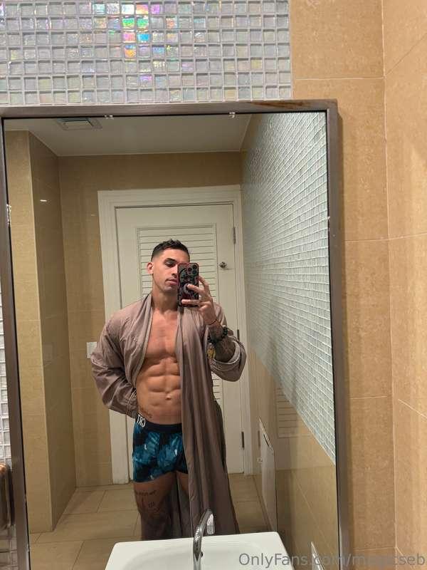 What should i take off first? 😏