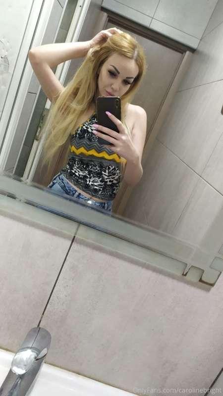 Push me agains the mirror and make me scream from your hard ..