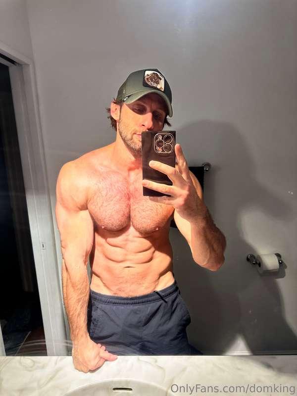 Been posting more shirtless pics on here. How do we like tha..