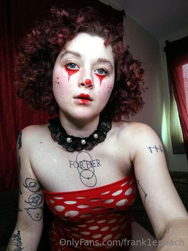 Check ur inboxes for my new full length B/G fuckshow! 🤡