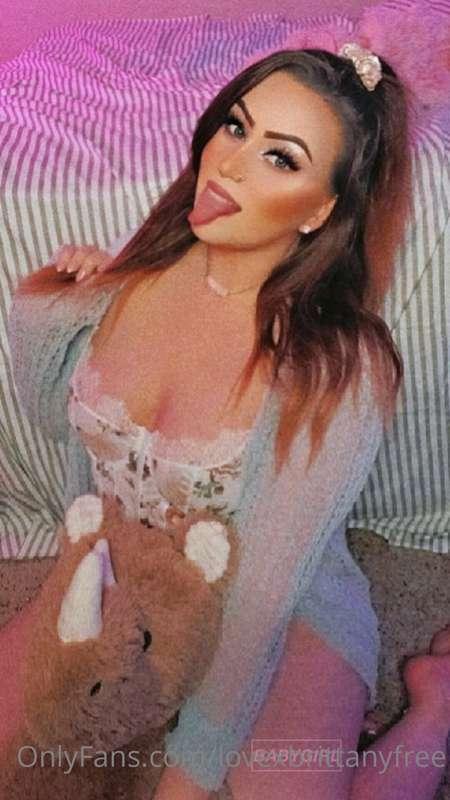 Shy e girl friend