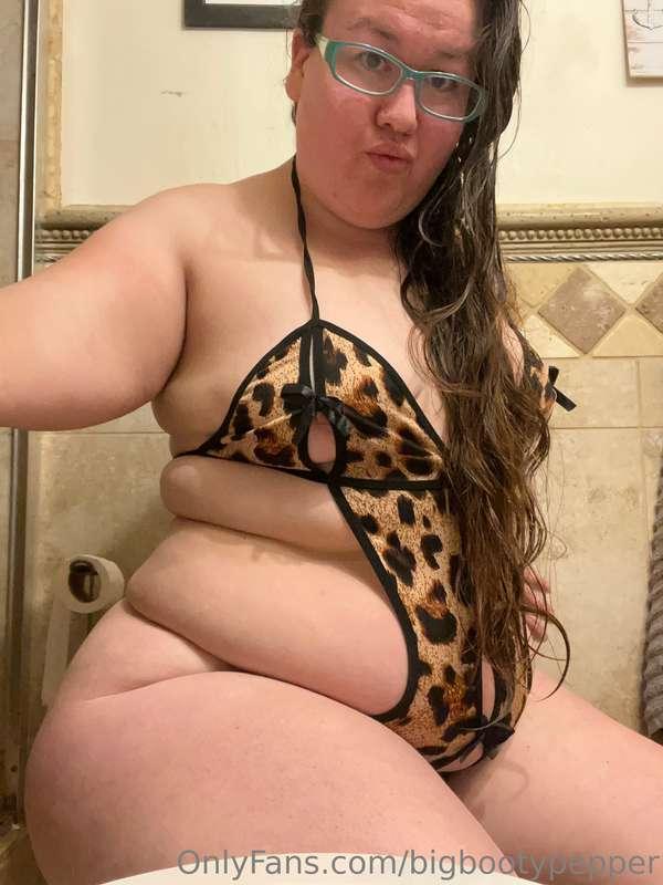 Thick Queen ready to play meowwww 🐱 👑
