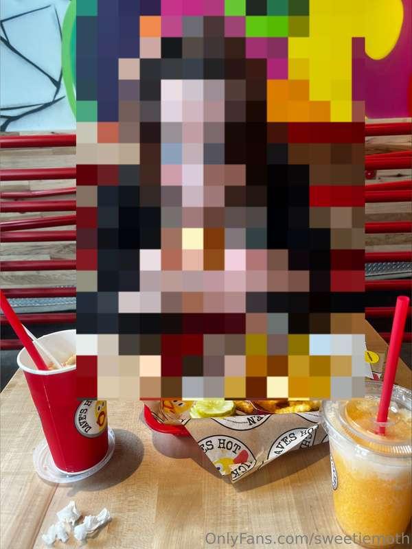 Tried Dave’s hot (not) chicken for the first time! 😇 love th..