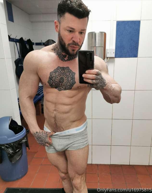 Gym changing room selfie 💪😘