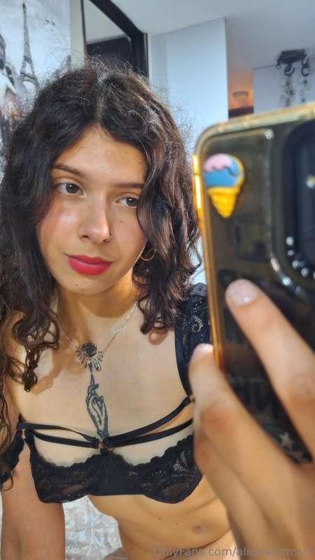 LIVE Sunday 4-5 p.m. Colombian time Mexico... I have a show ..