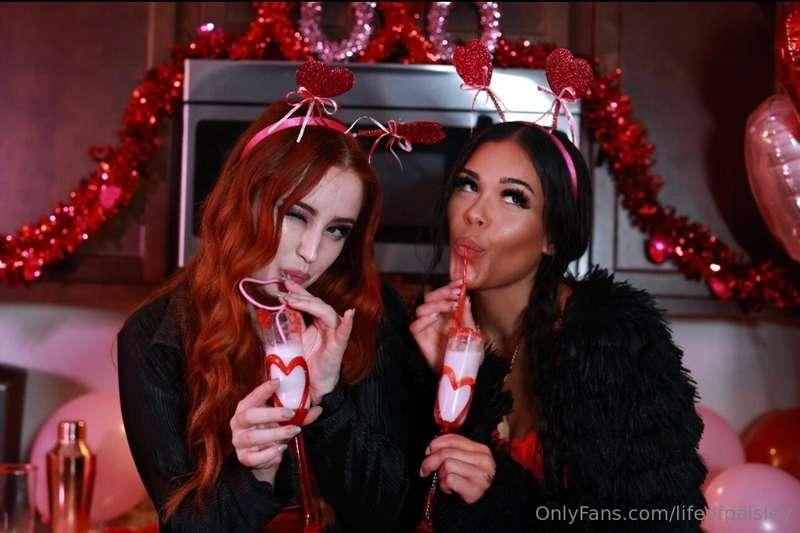Galentines cocktail party with my bestie @ophelialakes 💗💕💋🩷💖
