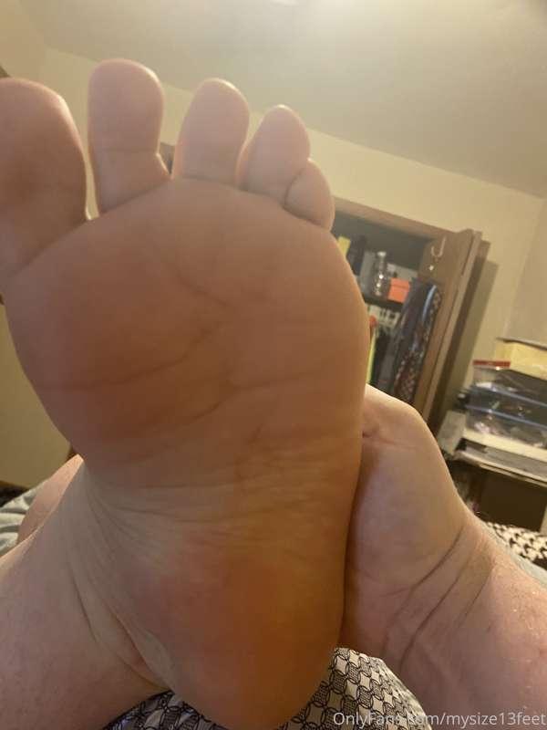 Foot pics - and new satin boxers!!!