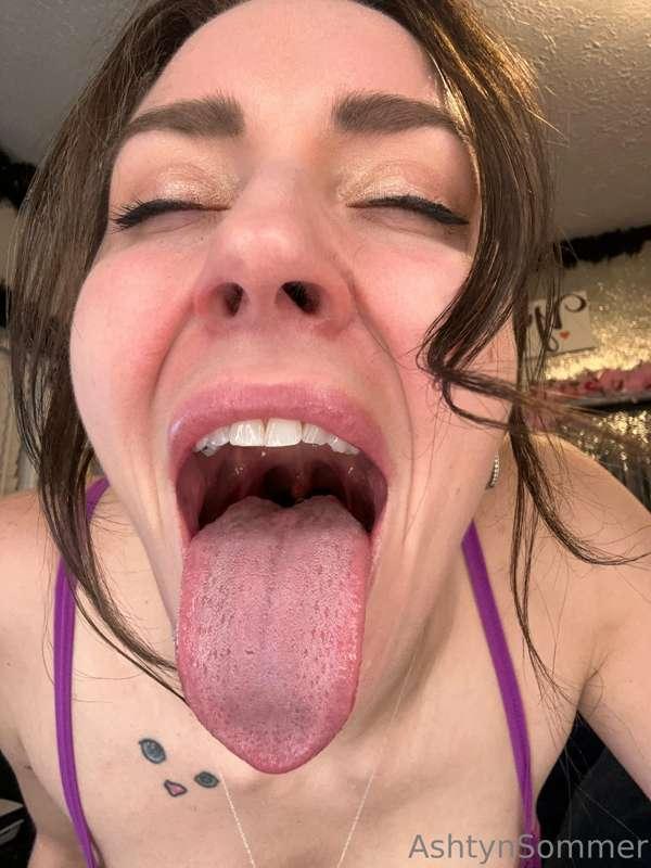 Tongue fetish ;)
