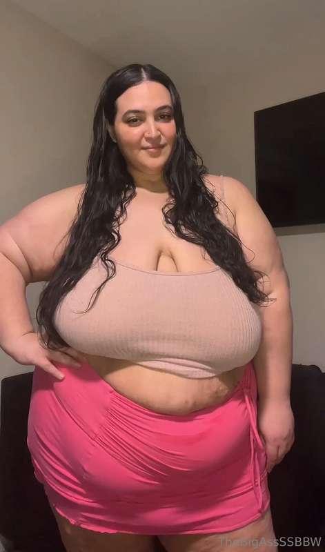 Cheerleader captain wakes up fat!!!