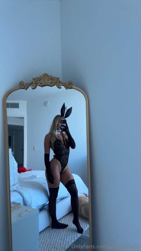 Comment some ideas of pictures/videos you want to see of me ..