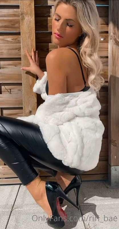 Hi 🙋‍♀️ 

hoffe du hattest einen schönen Tag 💕

und genießt ..