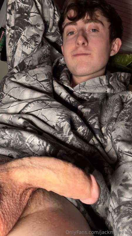Do I have a pretty cock ? 🍆