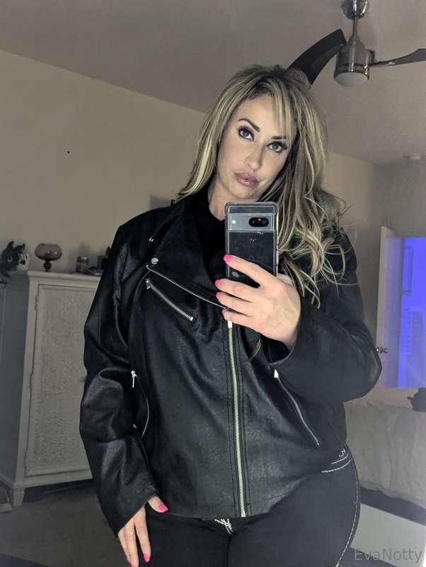 Thinking of you...join me in the DMs for some NOTTY fun! 💦💦💦