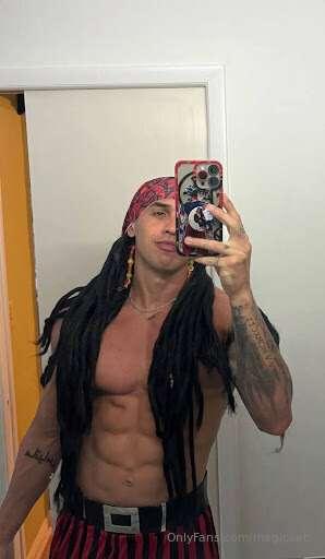 🏴‍☠️what are you being for halloween? 🤪