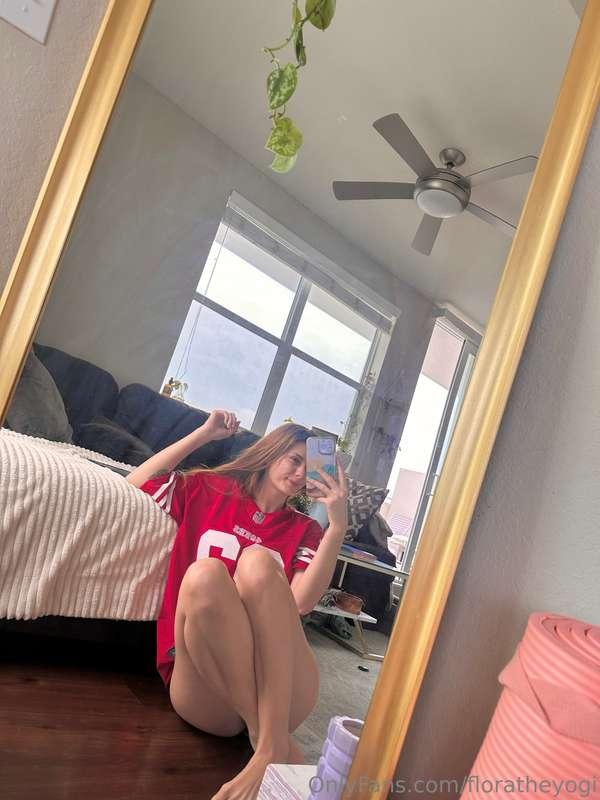 Gooo sports or whateva 🤷🏼‍♀️❤️ the first gift of my 7 Days o..