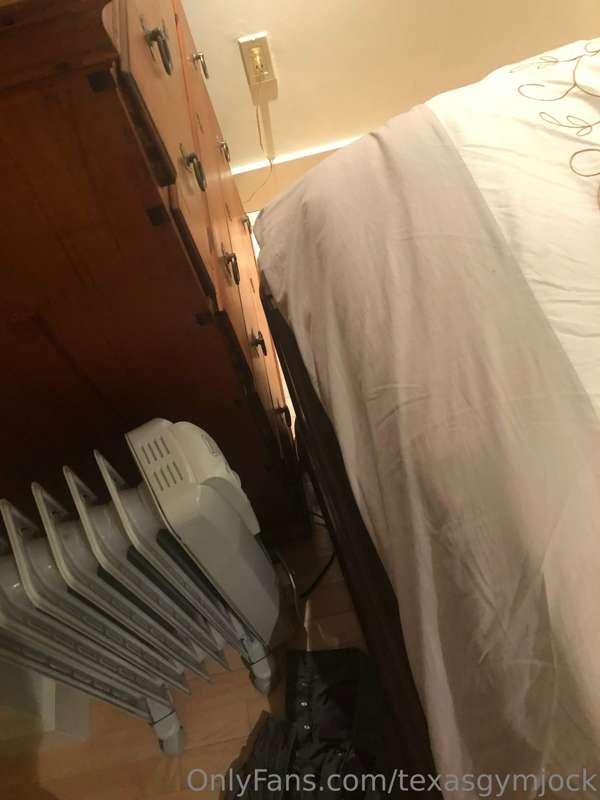 I fucked this hot muscle bottom in ptown once. It was thre f..