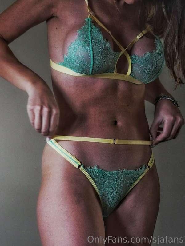 What's your favourite side? 💚   note: there is an exact answ..