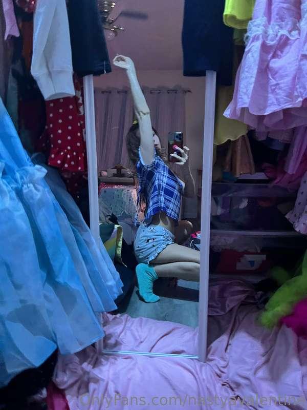 Hiiii happy 4/20 blaze itttt uWu✨🤖✨ I released a new music p..