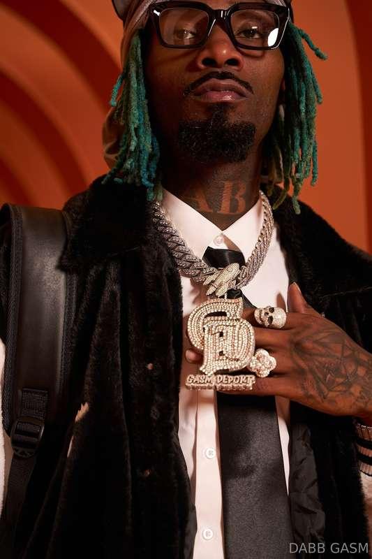 chains on me, pressure heavy… but i still look like the priz..