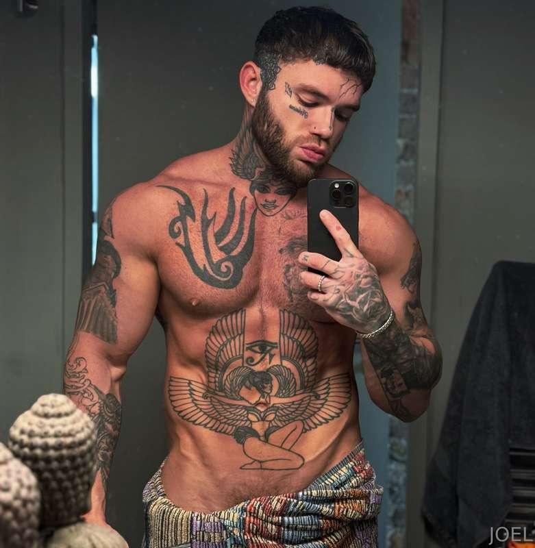 HAPPY HORNY SUNDAY
