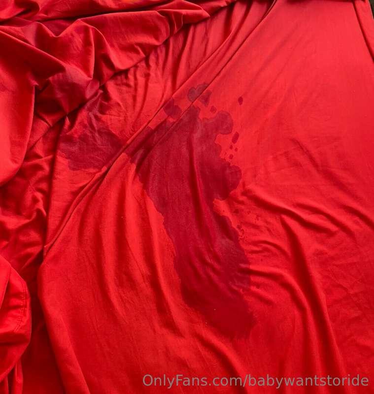 Rorschach test : what do you see in this squirt stain? 🤓😏