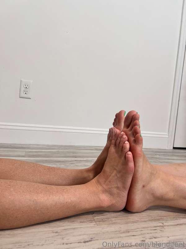 blondifeet image #9