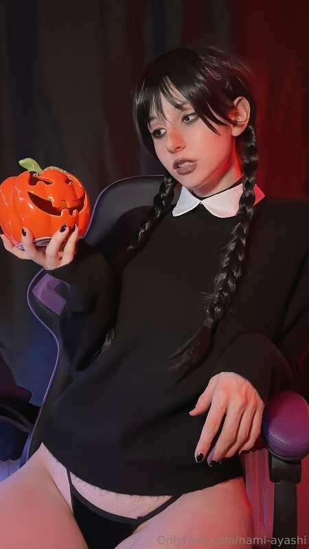 Happy Halloween my darlings~ Let Wednesday Addams to be your..