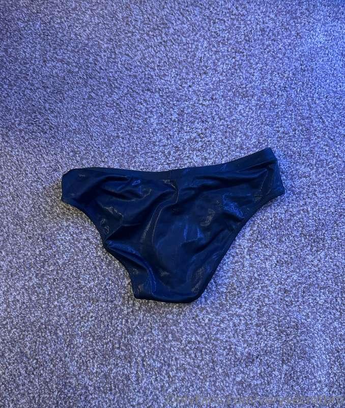 who wants to see some content in these 🍑🍑