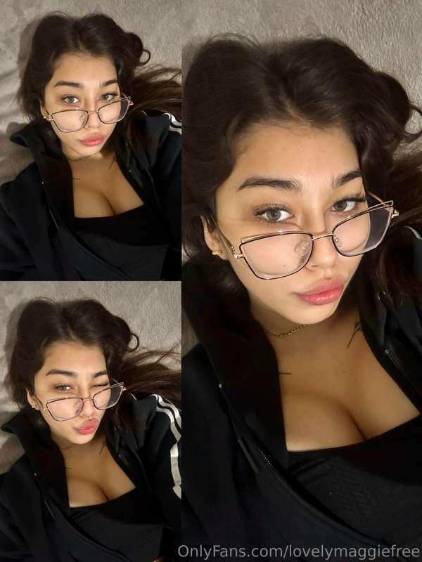 Cute selfies to brighten your day 😚💋♥️