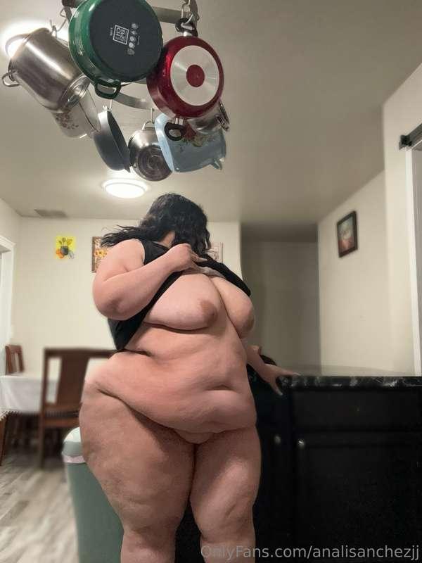 Being naked a home 🤭