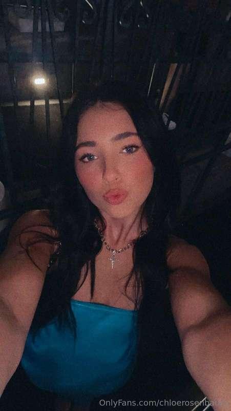 Felt like sending you a kiss 💋