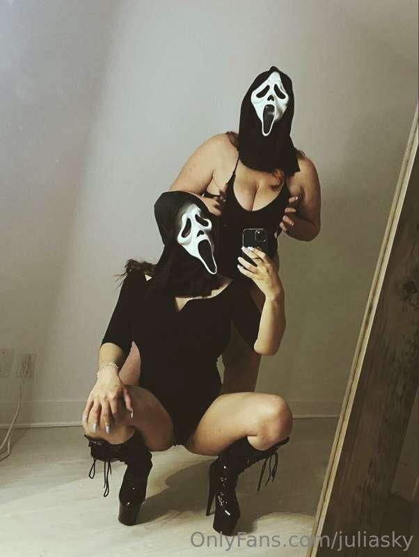 Happy Halloween 🎃  What are your plans for today? Did you do..