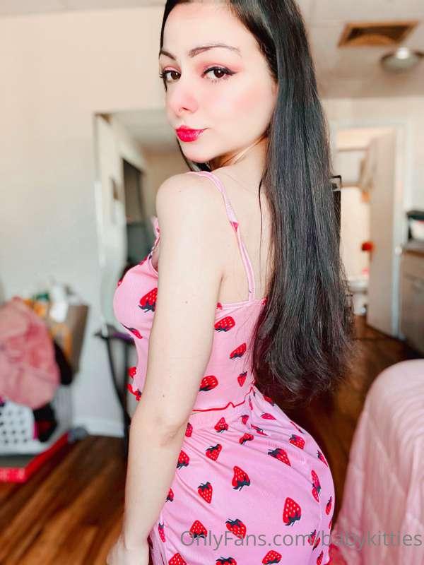 Tip $5 if you wanna cum on my face, $10 inside me!