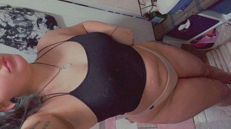 Where has everyone been?! 😘 
Message me let’s have some fun!