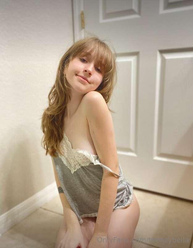 who else loves a sexy, curvy body like mine? 💖