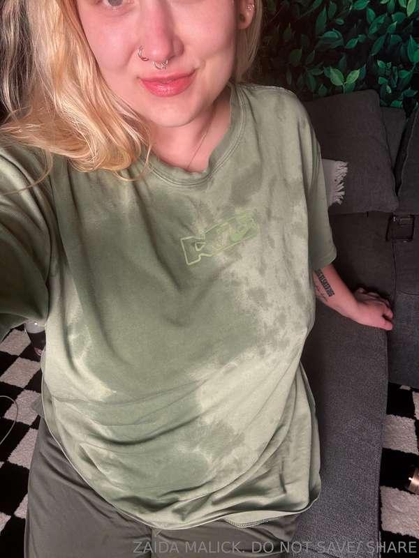 Oops! I squirted all over myself! 🫣 If you want to see the v..