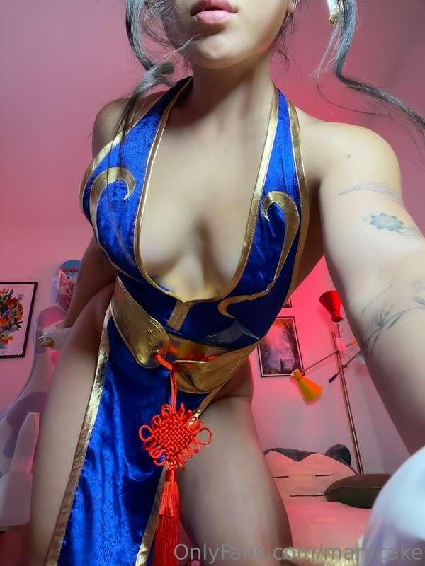 sending out my chun li 😼💦🍑🦶🏻content this week to my vips at ..