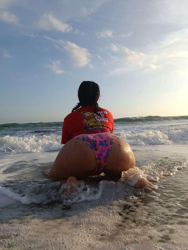 julianamv.12 image #0