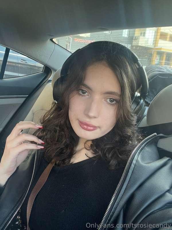 Today I was just driving through the city, my favorite playl..